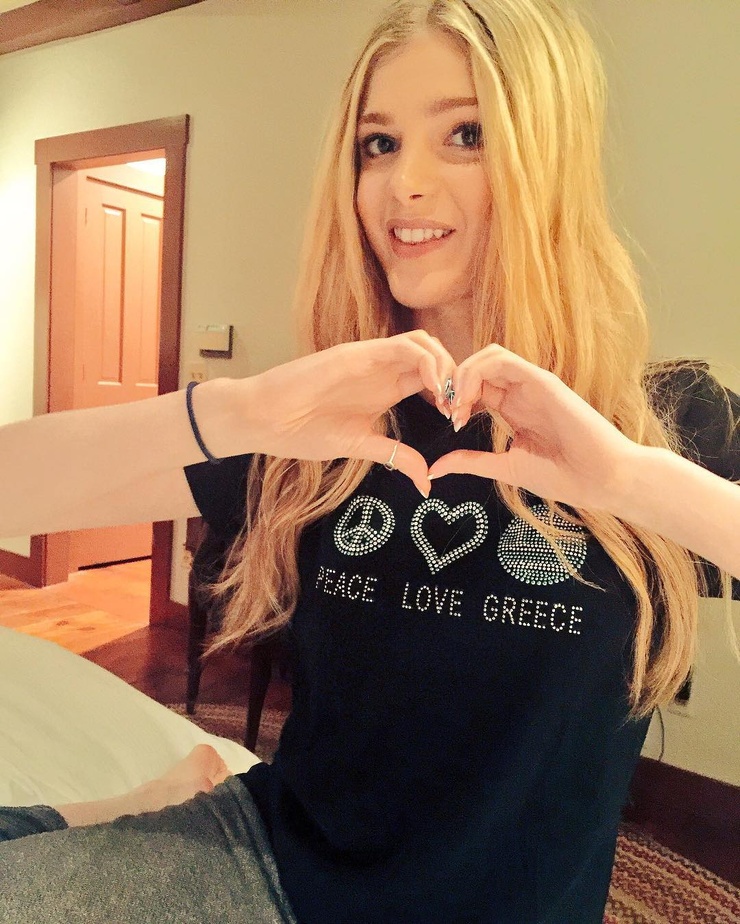 Elena Kampouris Elena Kampouris
