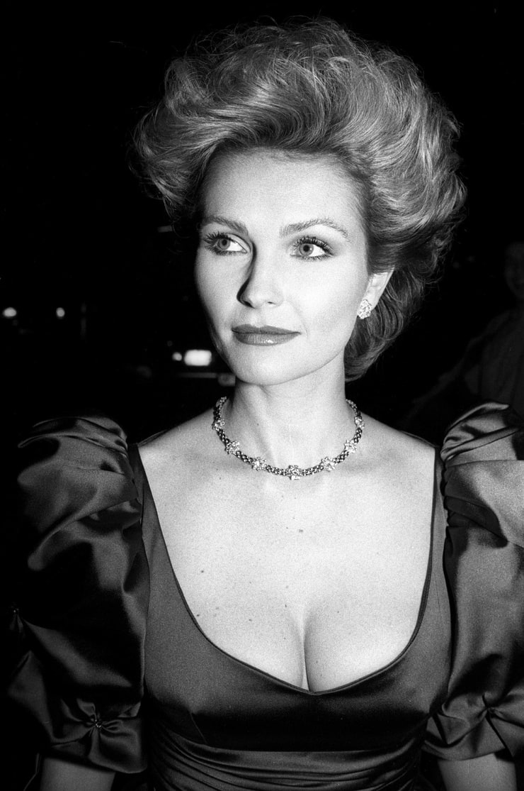 Fiona Fullerton