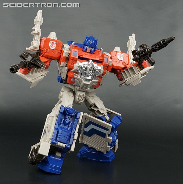 Transformers Generations Leader Powermaster Optimus Prime Action Figure