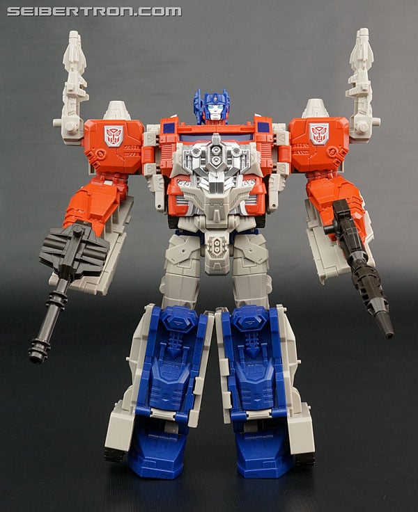 Transformers Generations Leader Powermaster Optimus Prime Action Figure