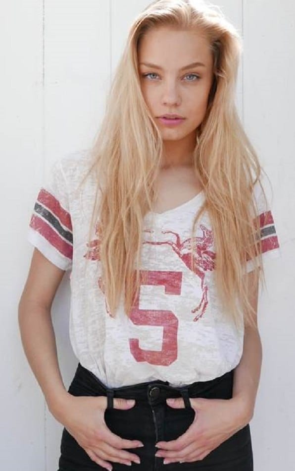 Holly Horne represented by Bella Management Holly Horne represented by Bella Management