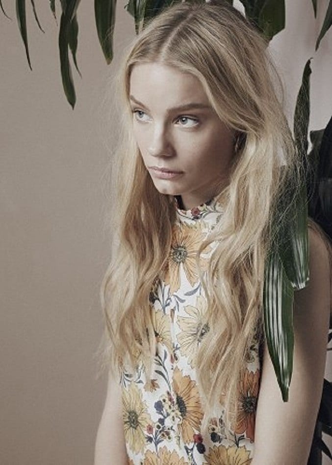 Holly Horne represented by Bella Management Holly Horne represented by Bella Management