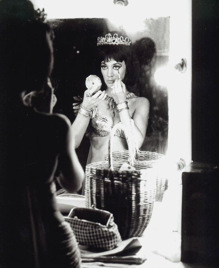 Amanda Barrie