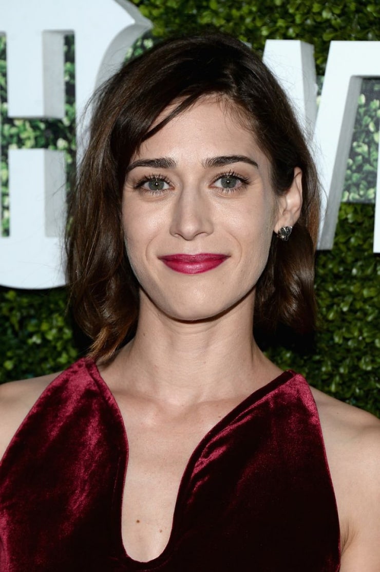 Lizzy Caplan