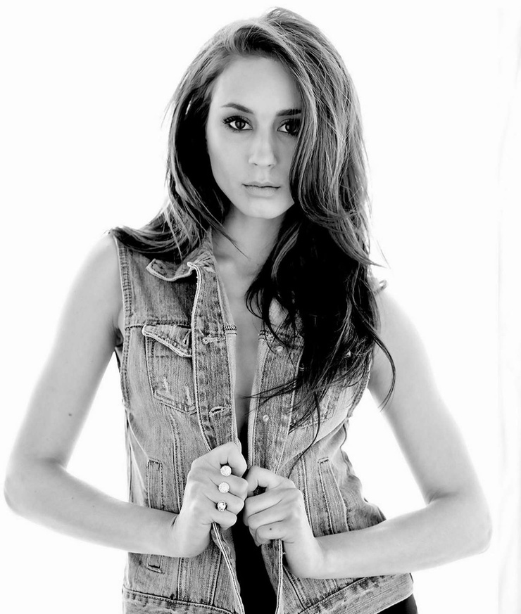 Troian Bellisario