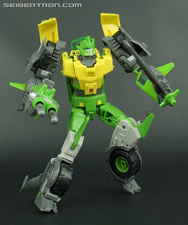 Transformers Generations Voyager Class Autobot Springer Figure