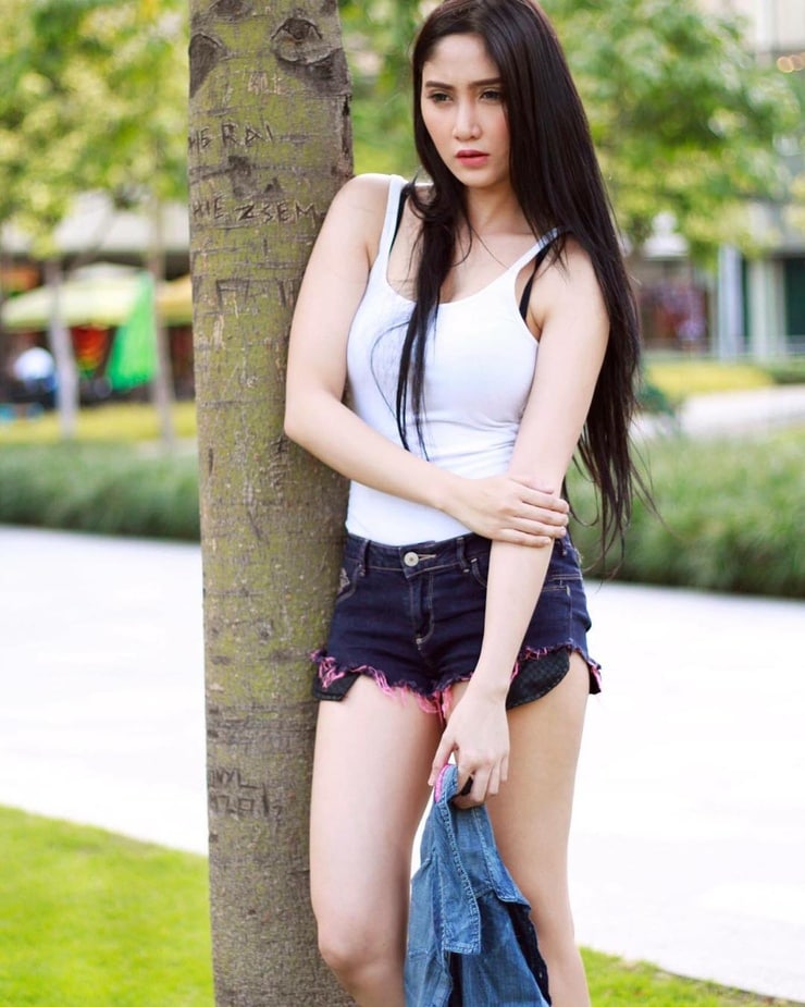 Yassi Benitez Yassi Benitez