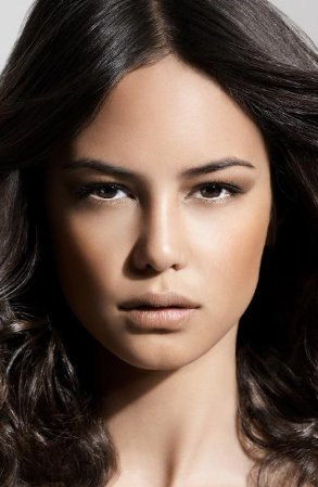 Courtney Eaton