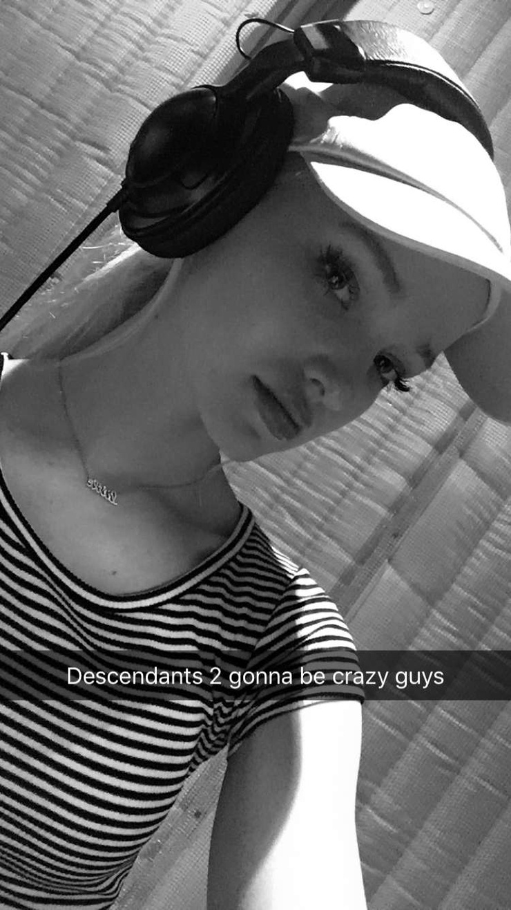 Dove Cameron