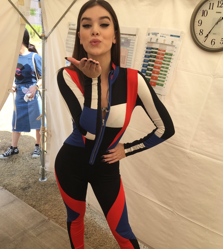 Hailee Steinfeld Hailee Steinfeld