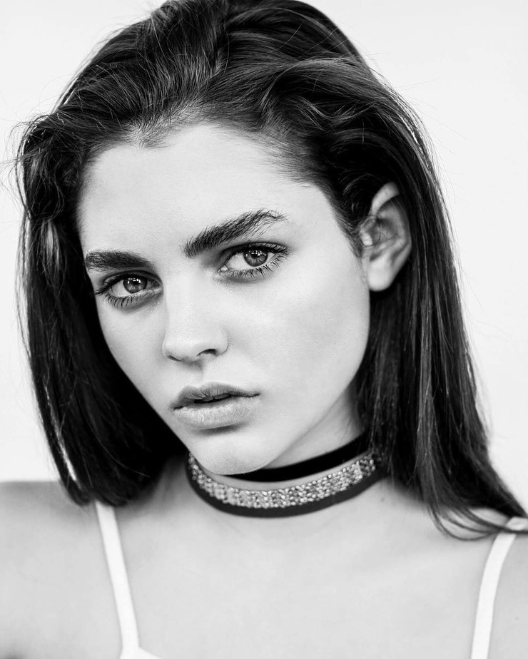 Ellie Martin Ellie Martin
