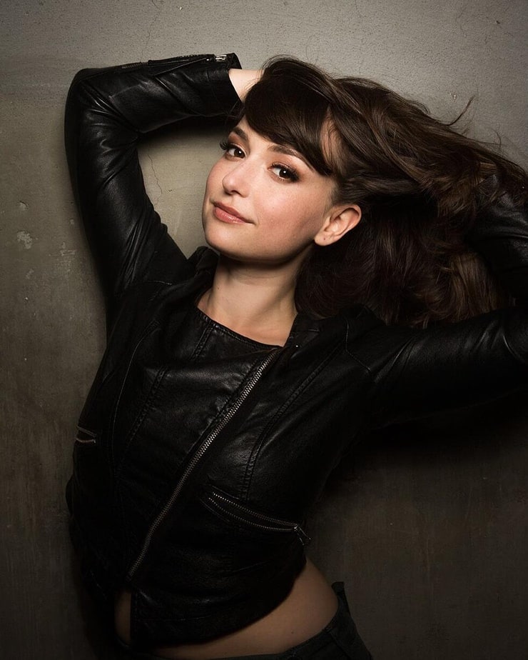 Milana Vayntrub