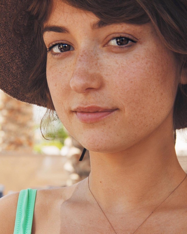 Milana Vayntrub Milana Vayntrub