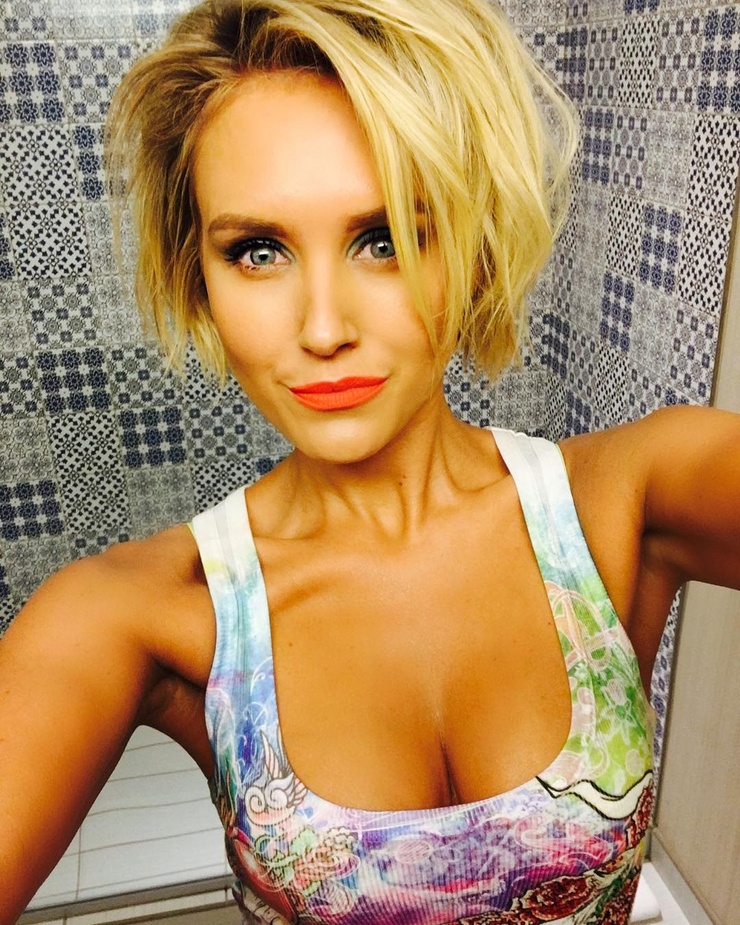 Nicky Whelan Nicky Whelan
