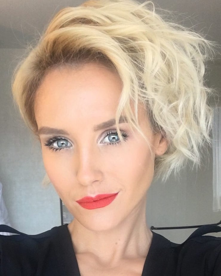 Picture of Nicky Whelan