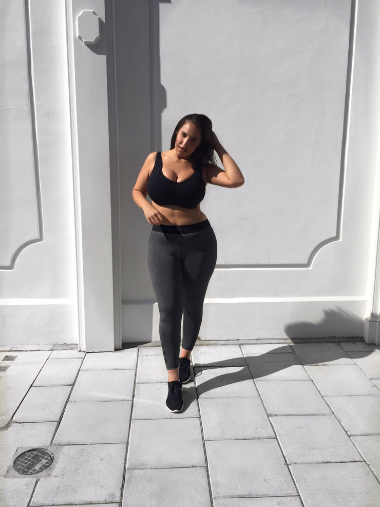 Jada Sezer