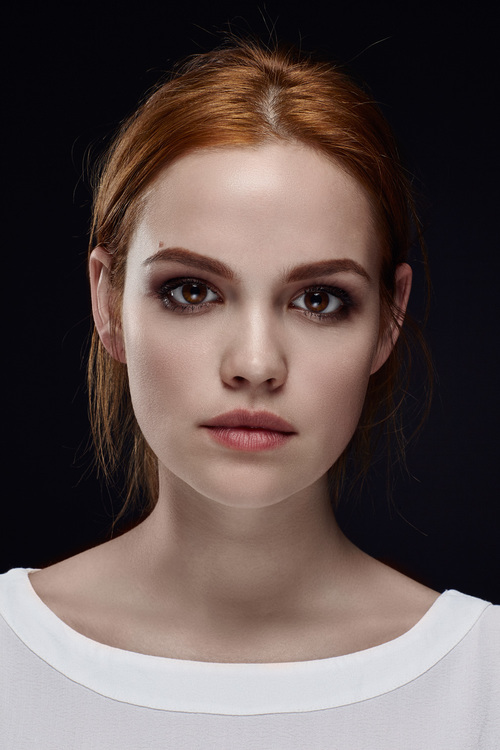 Emilia Schüle Emilia Schüle