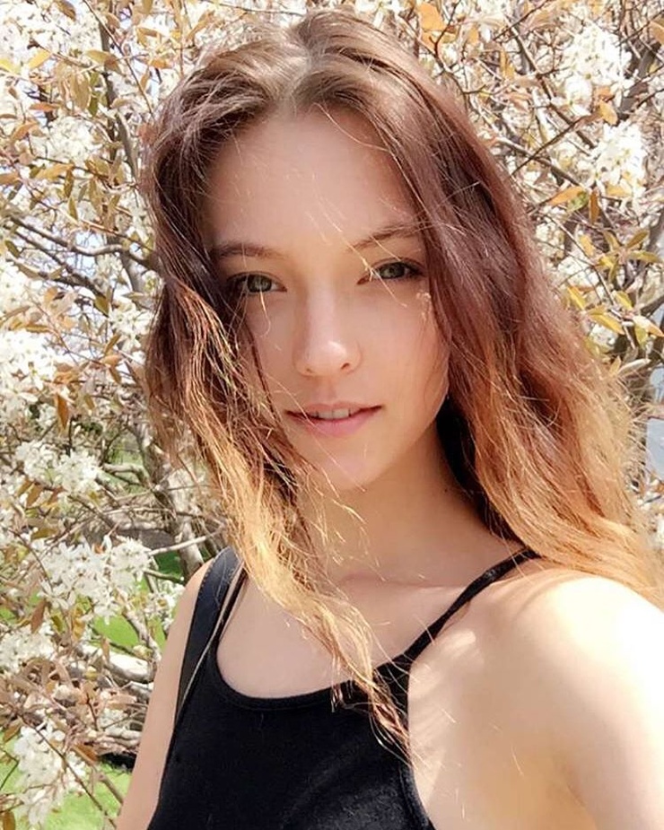 Savvy Taylor Savvy Taylor