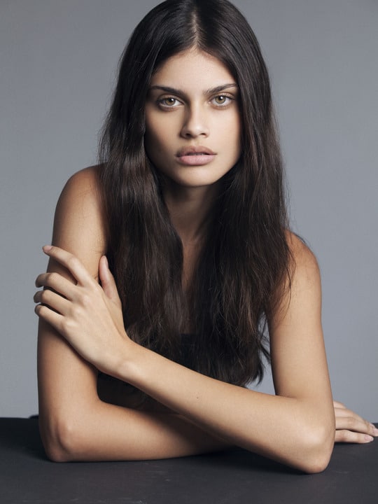 Lini Kennedy Oliveira Lini Kennedy Oliveira