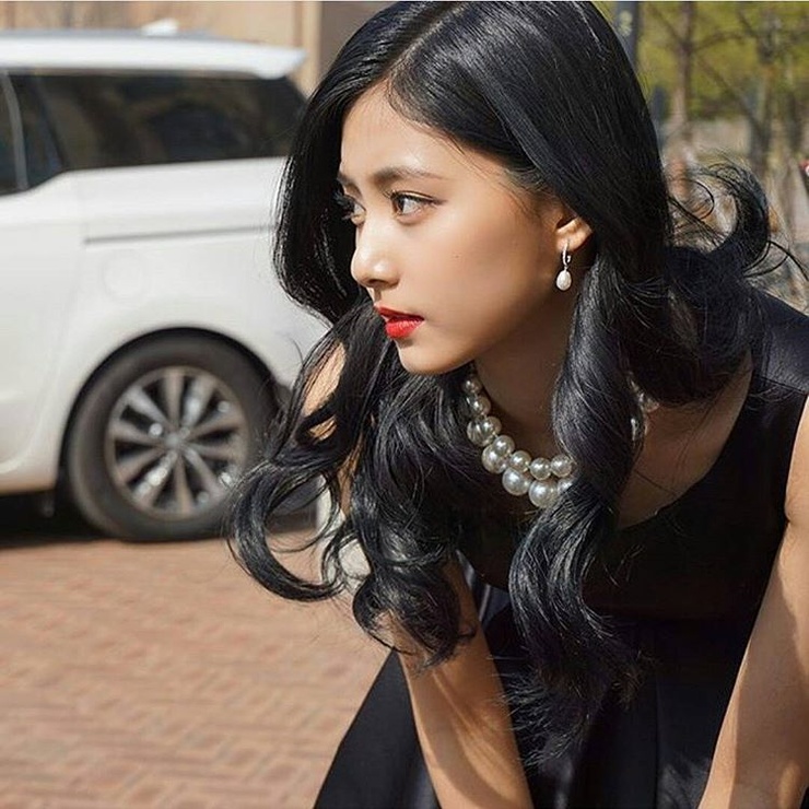 Chou Tzu-yu (Tzuyu) Chou Tzu-yu (Tzuyu)