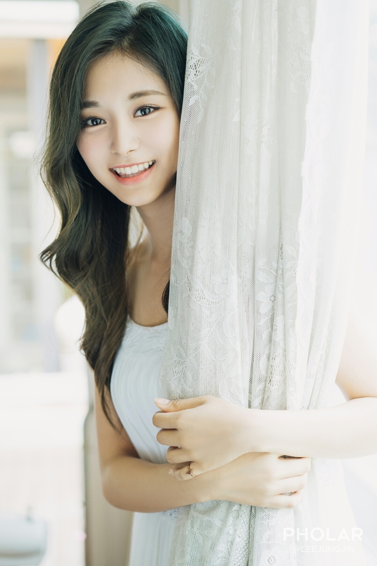Chou Tzu-yu (Tzuyu) Chou Tzu-yu (Tzuyu)