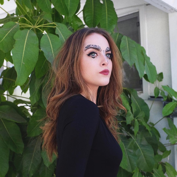 Elizabeth Gillies
