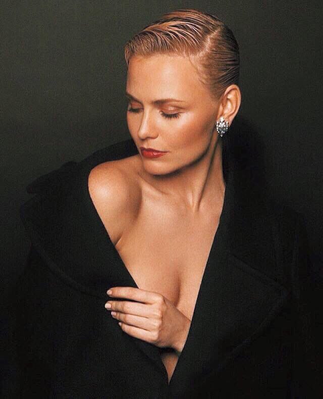 Yelena Cgernyavskaya Yelena Cgernyavskaya