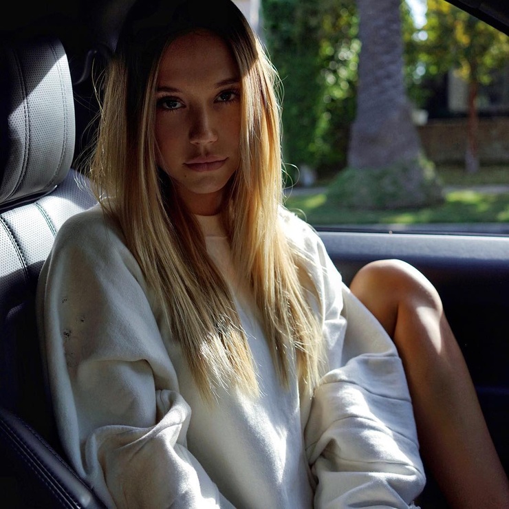 Alexis Ren Alexis Ren