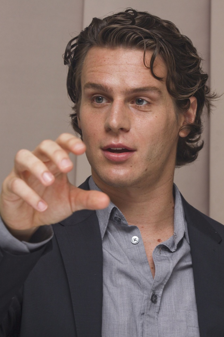 Jonathan Groff