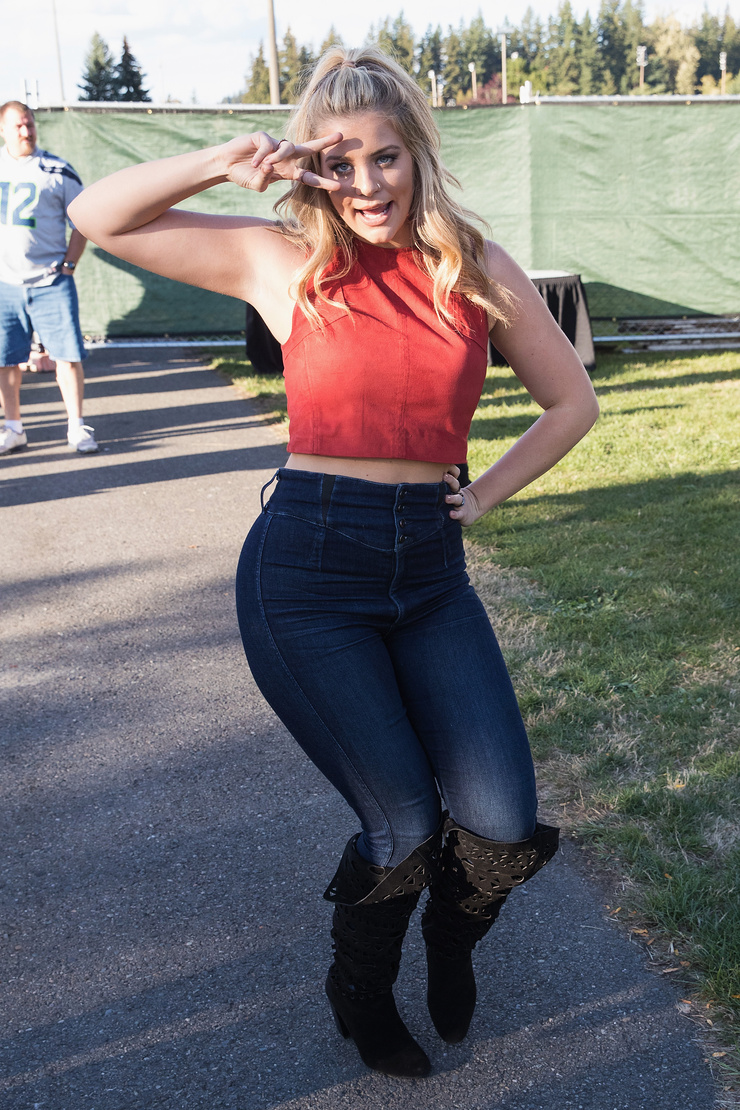 Lauren Alaina.