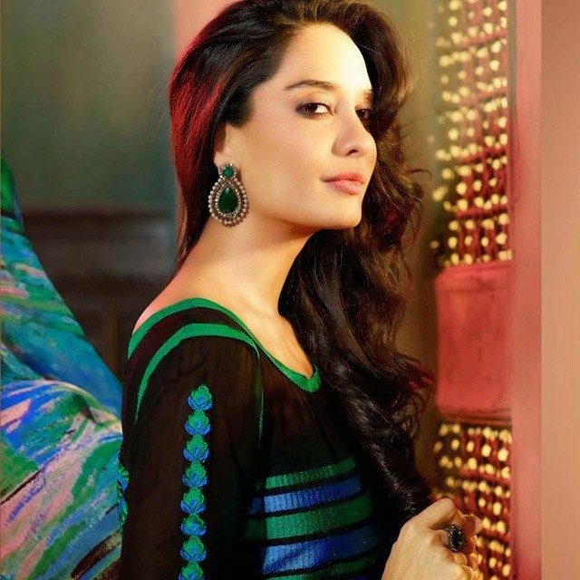 Lisa Haydon Lisa Haydon