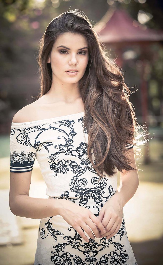 Camila Queiroz Camila Queiroz