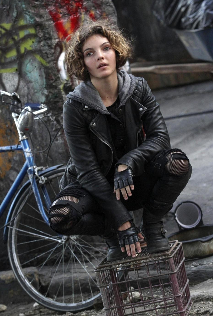 Camren Bicondova Camren Bicondova