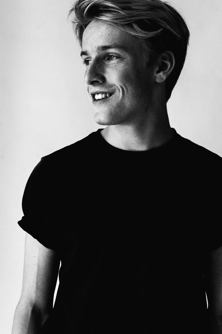 Louis Hofmann Louis Hofmann