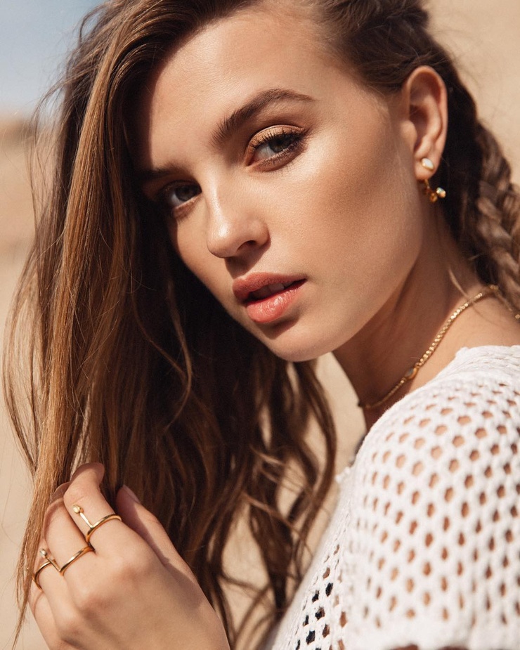 Amanda Mondale Amanda Mondale