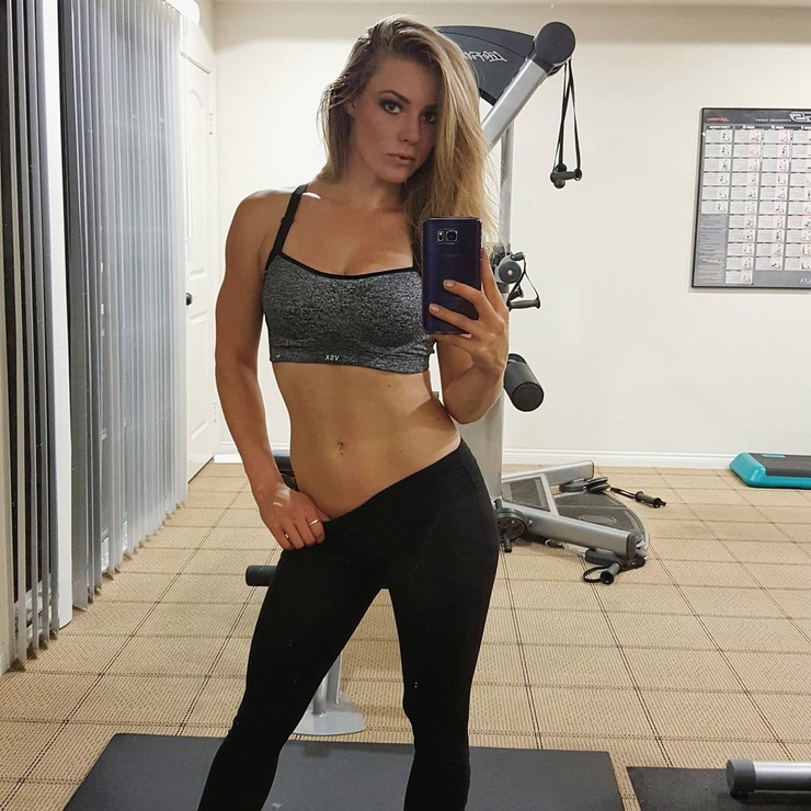 Nikki Leigh Nikki Leigh