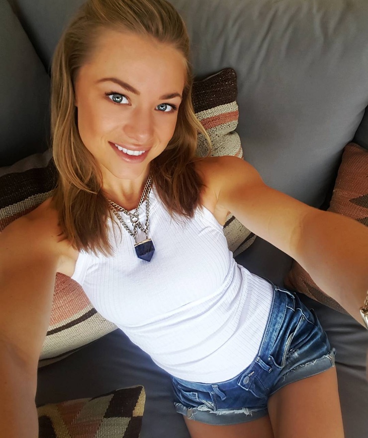 Nikki Leigh Nikki Leigh