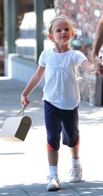 Violet Affleck