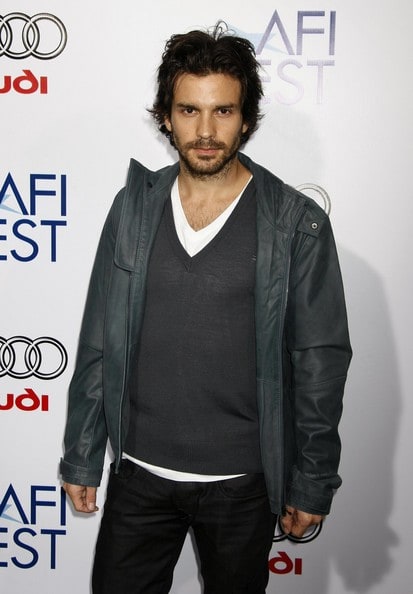 Santiago Cabrera