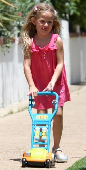 Violet Affleck
