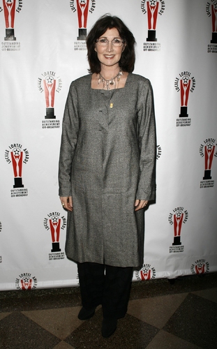 Joanna Gleason