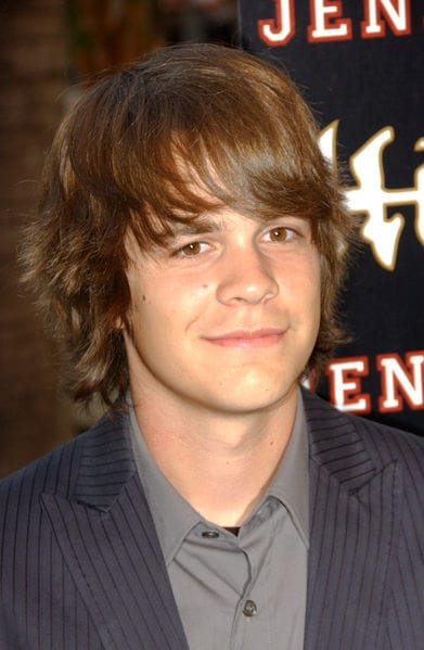 Johnny Simmons picture