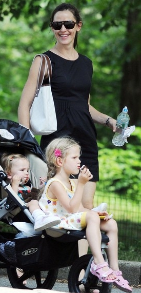 Violet Affleck