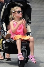 Violet Affleck
