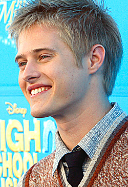Lucas Grabeel