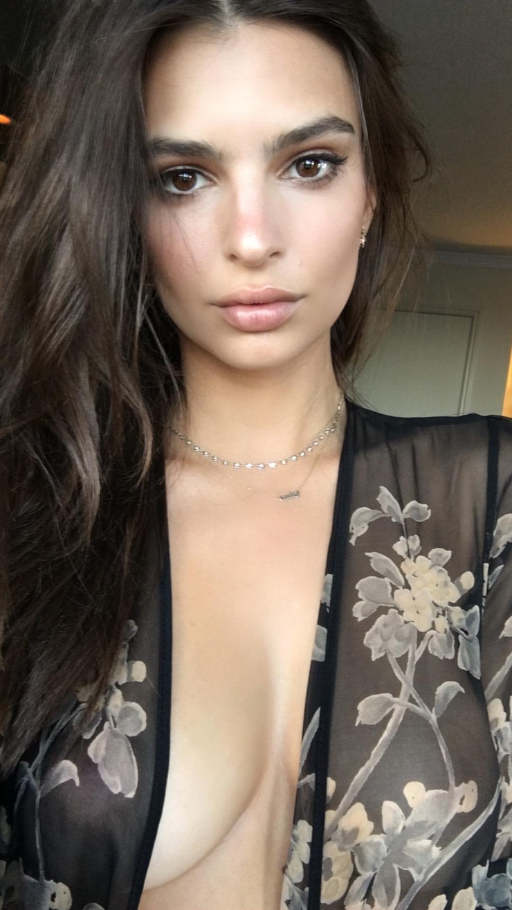 Emily Ratajkowski