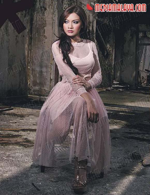 Neelofa