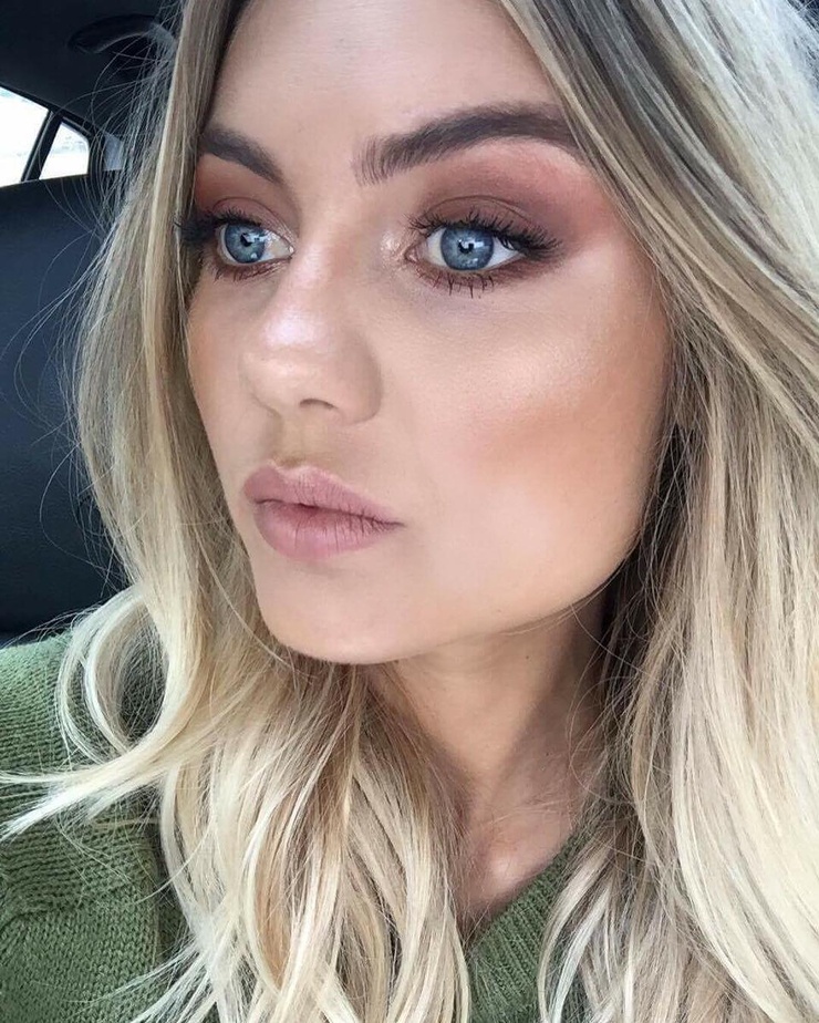 Elyse Knowles Elyse Knowles