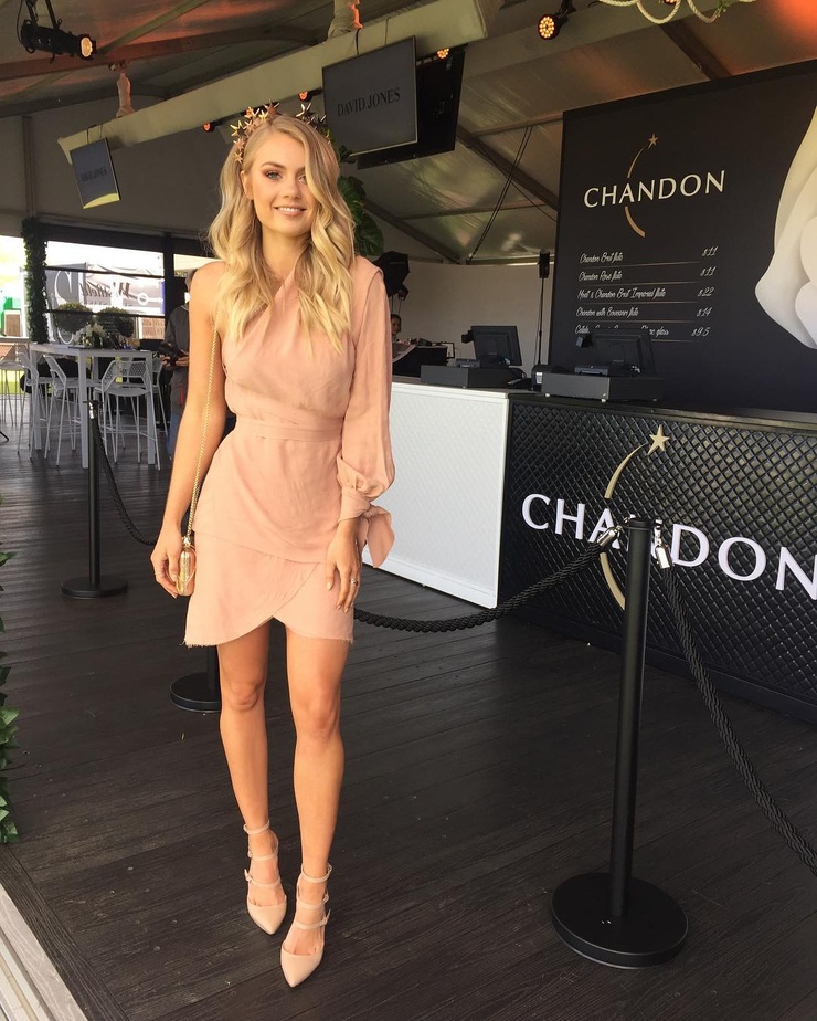 Elyse Knowles Elyse Knowles