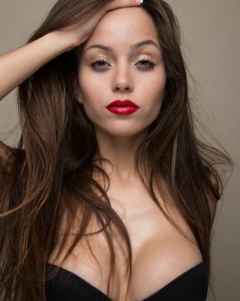 Melanie Pavola Melanie Pavola
